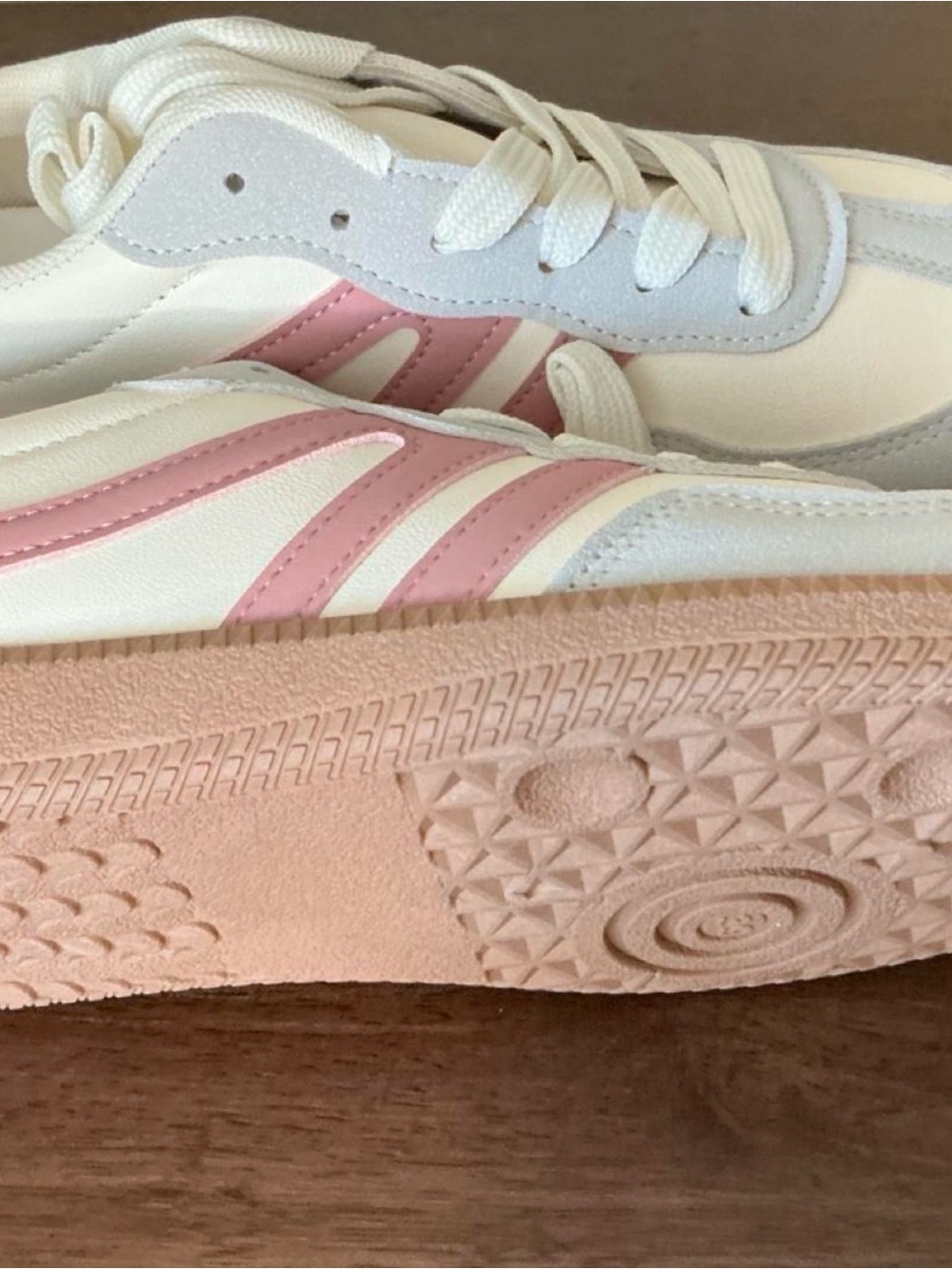 Lucky Brand Cream and Pink Retro-Style Sneakers - Picture 2 of 4